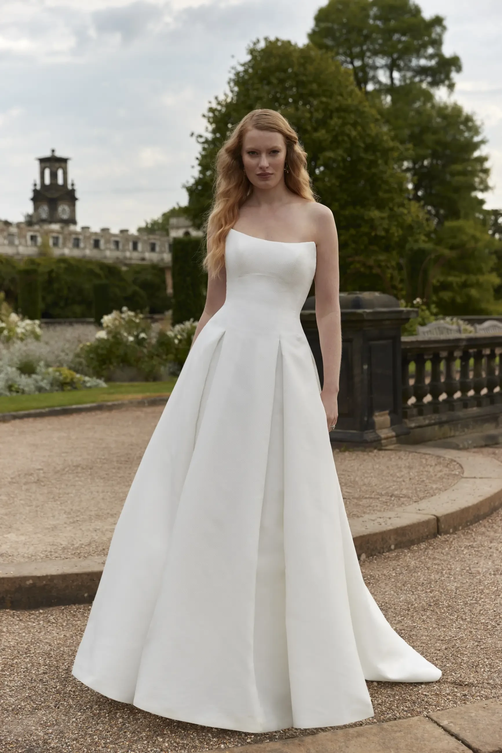 5 Gowns Perfect For a Summer Wedding Image