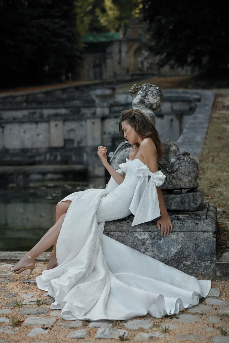 Eisen stein cheap wedding dress prices