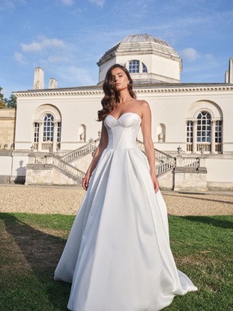 Suzanne Neville Seloura #0 default thumbnail