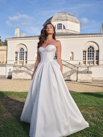 Suzanne Neville Seloura #1 thumbnail